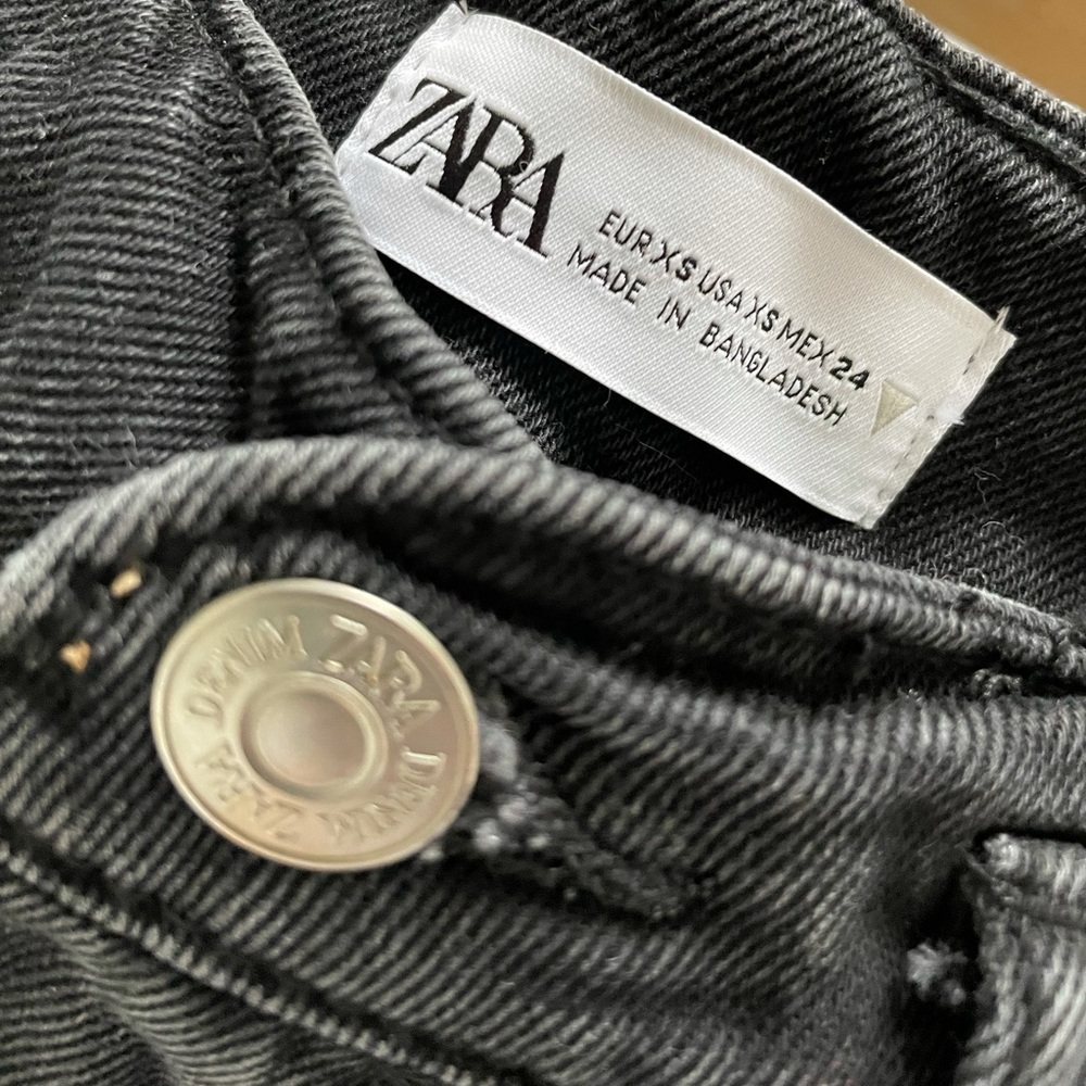 ❤️ZARA DENIM MINI SKIRT NWOT - Picture 3 of 3